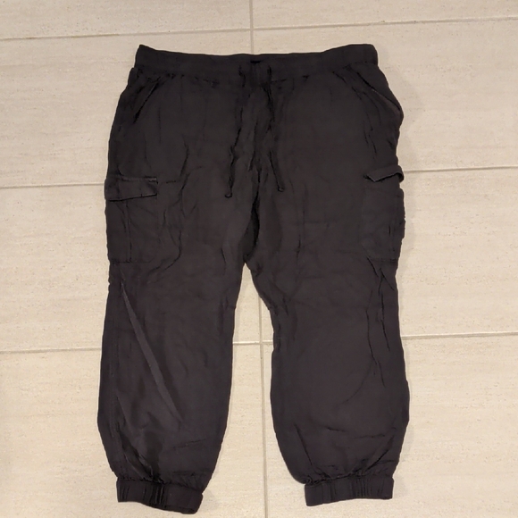 GAP Pants - GAP Charcoal Cargo Jogger Pants